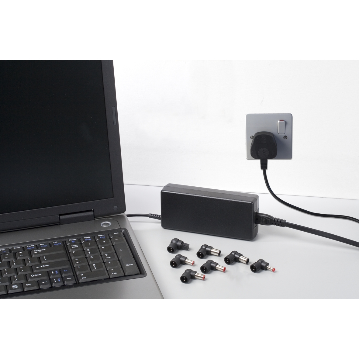 Targus 90W AC Mains Laptop Power Supply