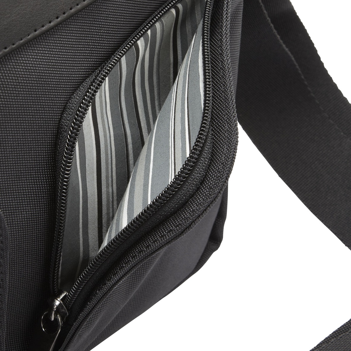 TBT241US Targus Lomax Ultra Thin Top load Bag for 15.6/" Laptops