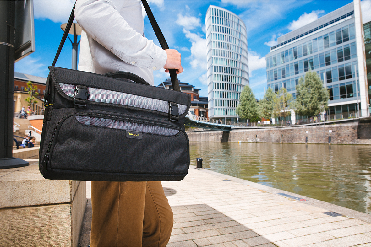 Shoulder Bags Made for Laptop Protection Targus